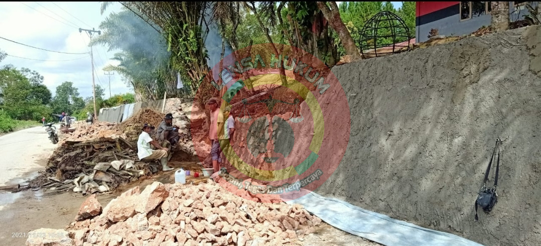 LensaHukum.co.id - Screenshot 20211224 190053 WhatsApp - Pengerjaan Proyek Dinas Perkim Diduga Tanpa Pengawasan