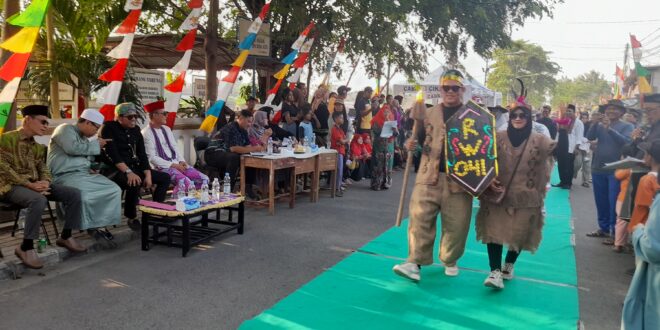 LensaHukum.co.id - 20240810 162850 660x330 - Lurah Khoirul Anwar, S.STP.M.Si Adakan Kirab Budaya Pertama Kali di Kelurahan Bahagia