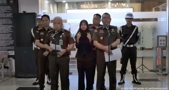 LensaHukum.co.id - Screenshot 20250301 102921 Samsung Internet - Kejagung Menetapkan Tersangka Dirut Pertamina Dan Komisaris Oplos Pertalite Menjadi Pertamax