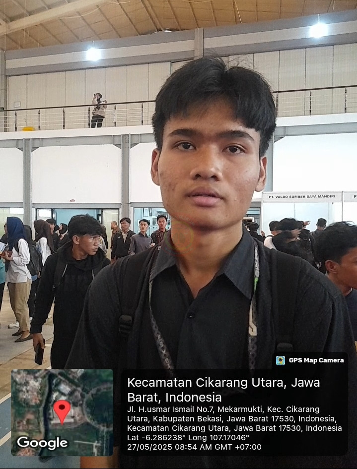 LensaHukum.co.id - Screenshot 20250527 235315 Video Player - Bupati Bekasi Ade Kuswara Kunang,SH Meresmikan JOB Fair di President University Cikarang